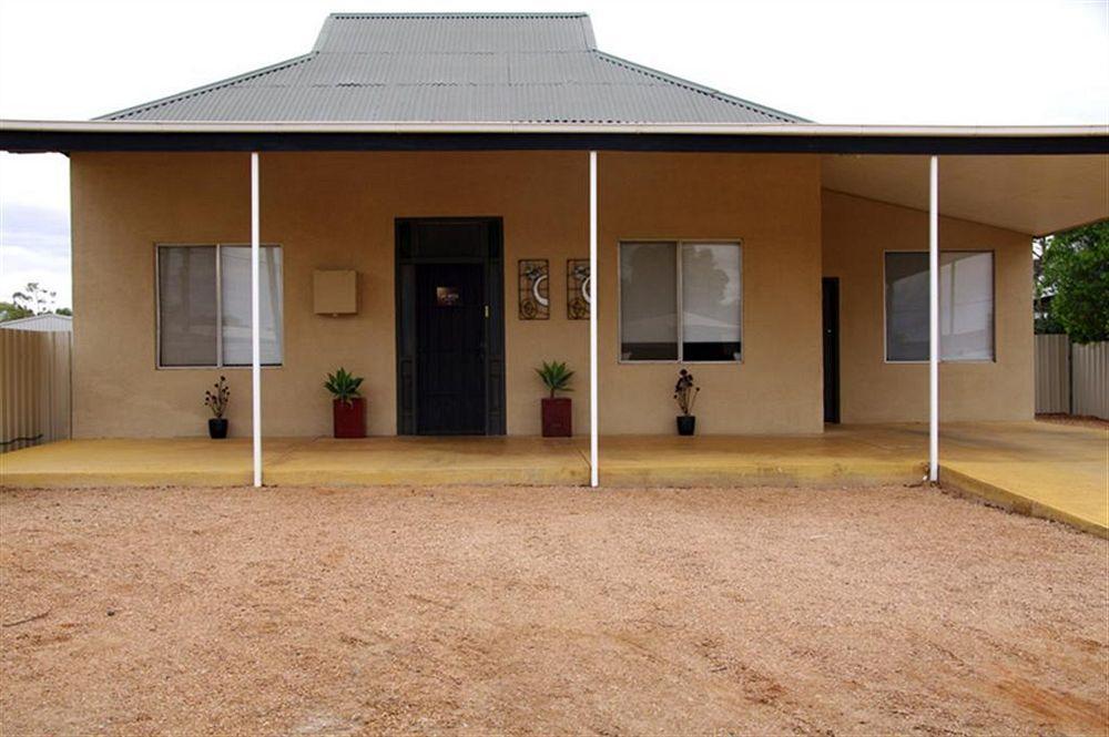 Artmecca Holiday House Hotel Broken Hill Exterior photo